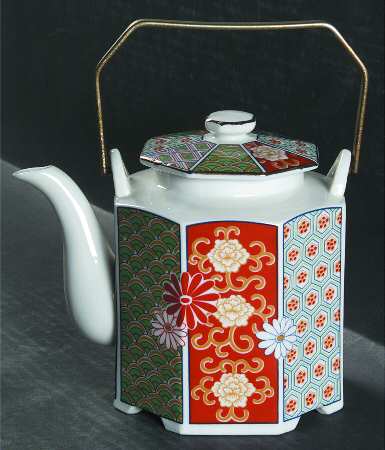 Imari Fan Teapot & Lid with Brass Handle