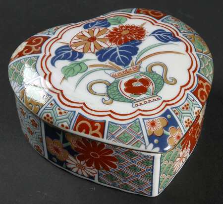 Imari Fan Heart Shape Box & Lid