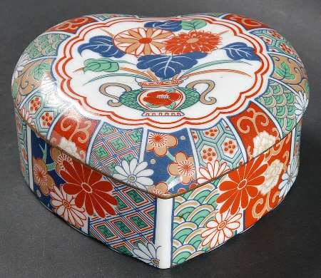 Imari Fan Heart Shape Box & Lid