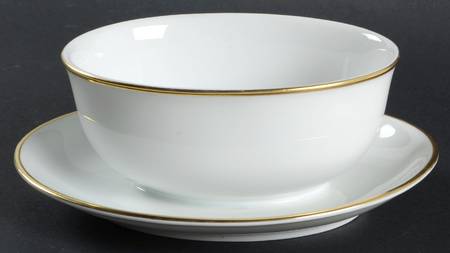 9043 Gravy Boat with Attached Underplate