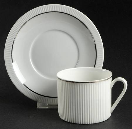Viceroy Flat Cup & Saucer Set