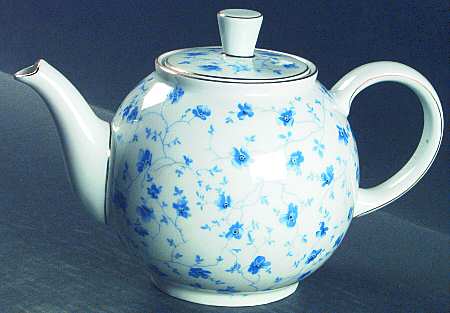 Blue Flowers (Gold Trim, Coupe) Teapot & Lid
