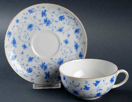 Blue Flowers (Gold Trim, Coupe) Flat Cup & Saucer Set