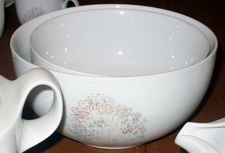 Mobile 8" Round Vegetable Bowl