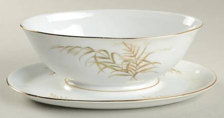 Breeze Gravy Boat with Attached Underplate