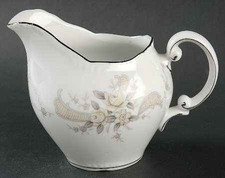 Queen Anne Creamer
