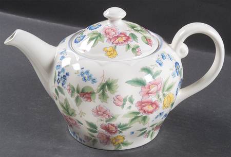 Hazelbury Teapot & Lid
