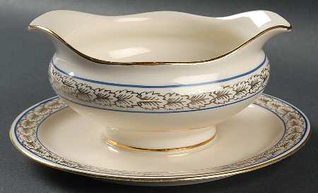 ATS7 Gravy Boat with Attached Underplate