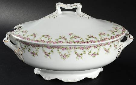 AUS21 Oval Tureen & Lid