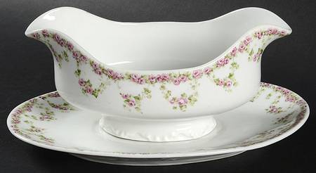 AUS21 Gravy Boat & Underplate