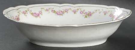 The Fulda 10" Oval Vegetable Bowl