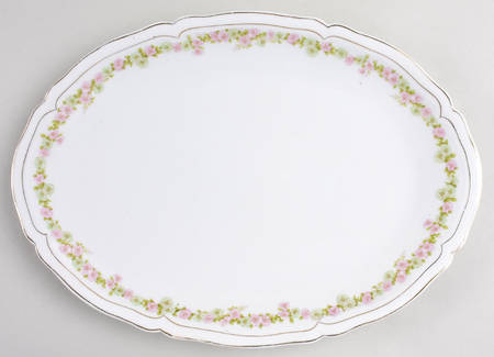 The Munich 14" Oval Serving Platter