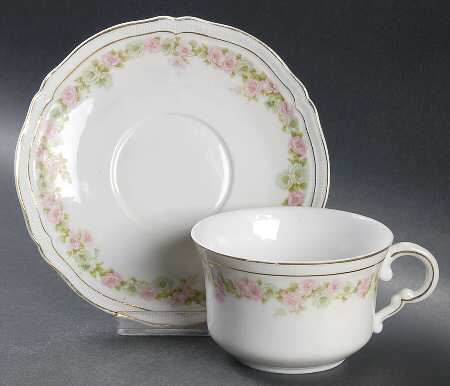 The Munich Flat Cup & Saucer Set