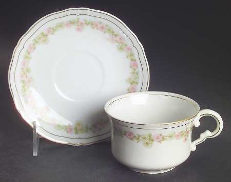 The Munich Flat Cup & Saucer Set