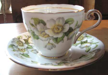 8040 Footed Cup & Saucer Set