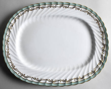 8476 (Aqua) 15" Oval Serving Platter
