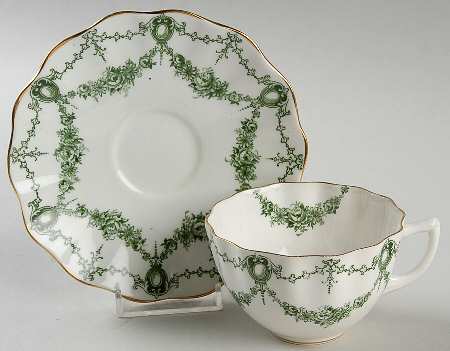 AYN28 Flat Cup & Saucer Set