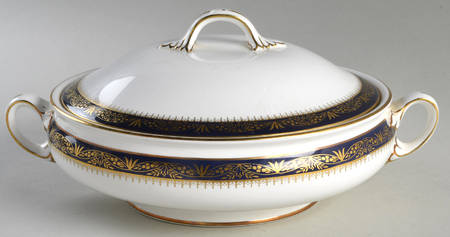 Balmoral Blue Round Covered Vegetable
