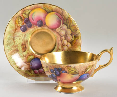 C746 Footed Cup & Saucer Set