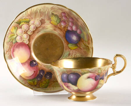 C746 Footed Cup & Saucer Set