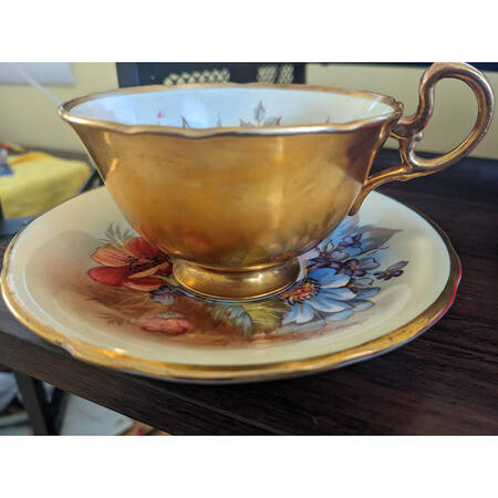 C804 Footed Cup & Saucer Set
