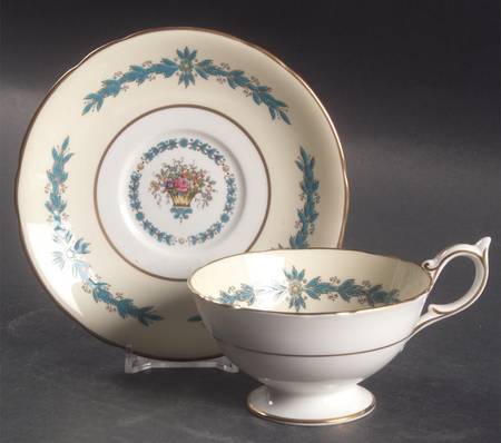 Cambridge (Scalloped) Footed Cup & Saucer Set