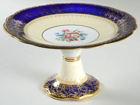 Cardiff 9" Diameter Pedestal Cake Stand