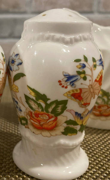 Cottage Garden Pepper Shaker