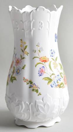 Cottage Garden 10'' Victorian Vase