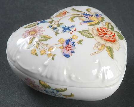 Cottage Garden Heart Shape Box & Lid