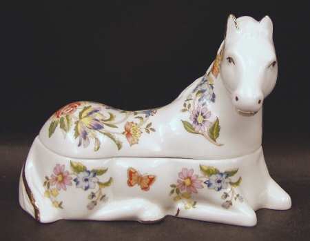Cottage Garden Horse Box W/Lid
