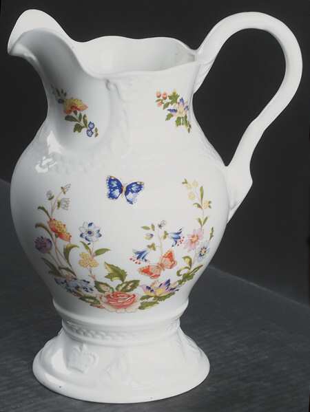 Cottage Garden 40 Oz Crown Flower Pitcher