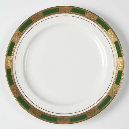 Empress Laurel Luncheon Plate
