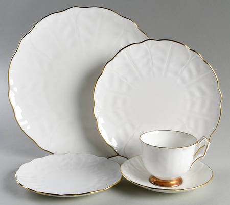 Golden Crocus (Coupe) 40 Piece Estate Set