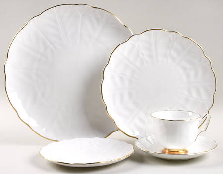 Golden Crocus (Coupe) 5 Piece Place Setting