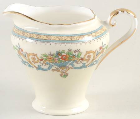 Henley (Scalloped, Gold Trim) Mini Creamer
