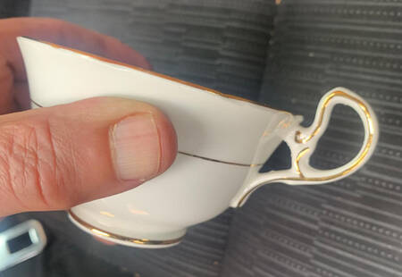 Henley (Scalloped, Gold Trim) Footed Cup