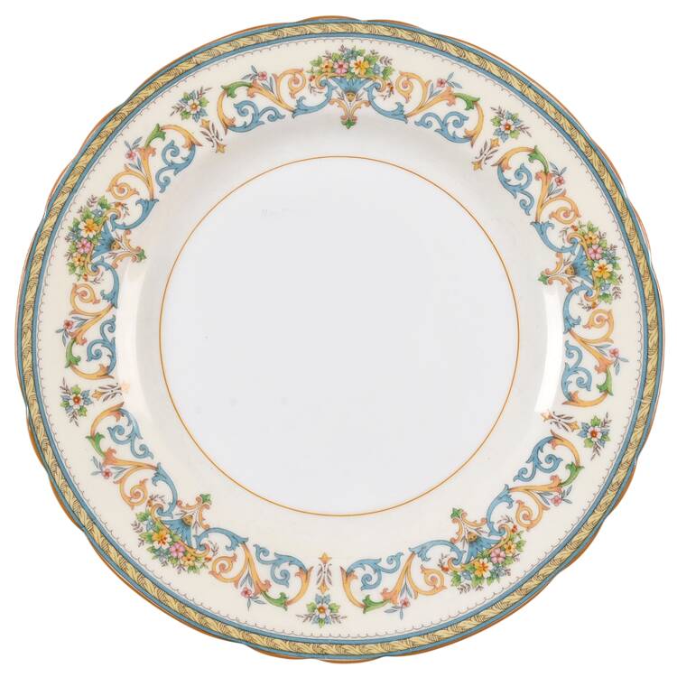 Henley (Scalloped, Yellow Trim) Luncheon Plate