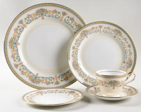 Henley (Smooth, Gold Trim, Blue Backstamp) 5 Piece Place Setting