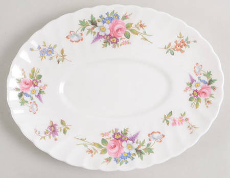 Howard Sprays Underplate for Gravy Boat
