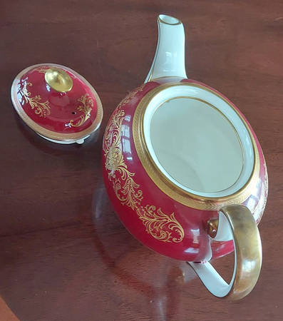 Imperial Red Teapot & Lid