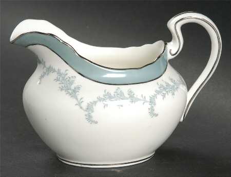 Kenmore (Scalloped) Creamer