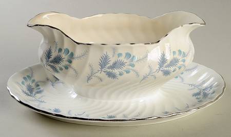Las Palmas Gravy Boat with Attached Underplate