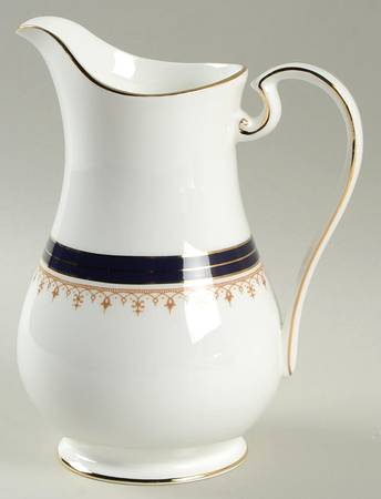 Leighton Cobalt (Smooth) 18 Oz Pitcher