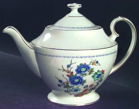Marlina Teapot & Lid by John  Aynsley & Sons