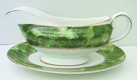 Onyx Green Gravy Boat & Underplate