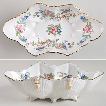 Pembroke (Gold Trim) Large Shell Shaped Dish