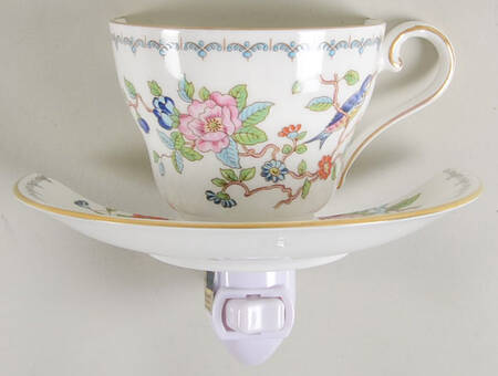 Pembroke (Gold Trim) 4 3/8"-4 5/8" Night Light/Cup & Saucer HC
