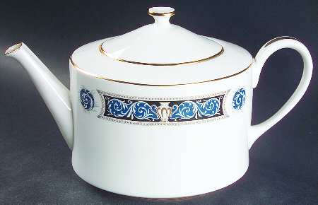 Rembrandt Teapot & Lid