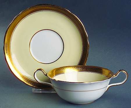Sandringham (Scalloped) Flat Cream Soup Bowl & Saucer Set